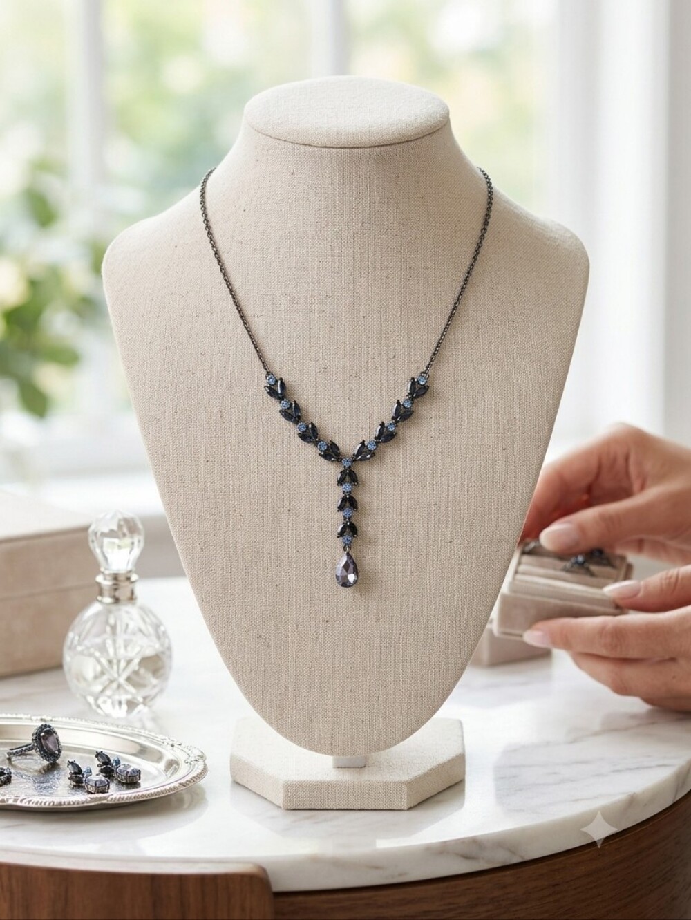 Elegant Gray And Blue Teardrop Y-Necklace